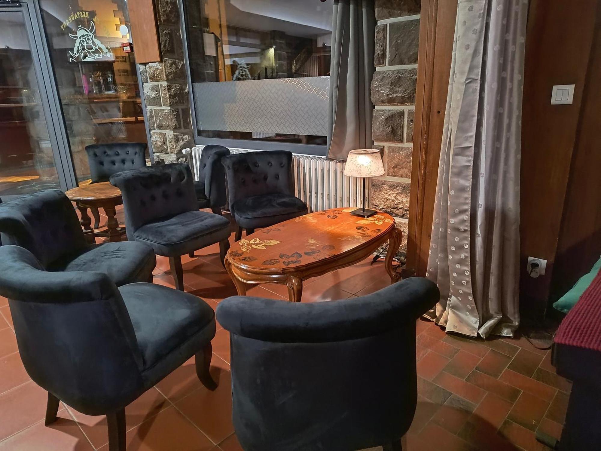 Les Arvernes Rochefort-Montagne Extérieur photo